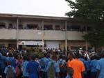 Présence massive des élèves du Lycée Bilingue de Nylon: cliquer pour aggrandir