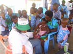 Dépistage du paludisme à Manoka par l´équipe URED